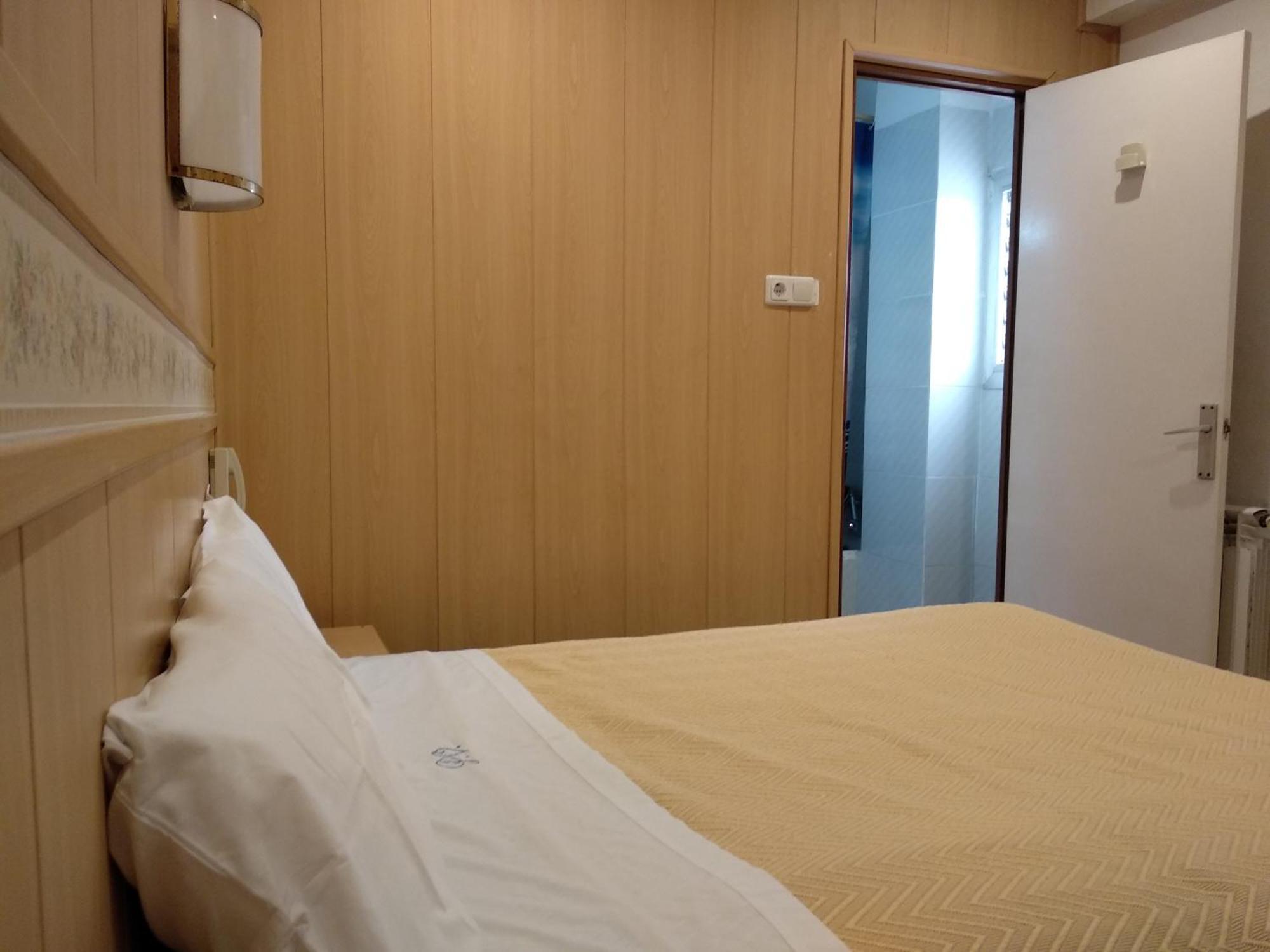 Pension Venecia Salou Oda fotoğraf